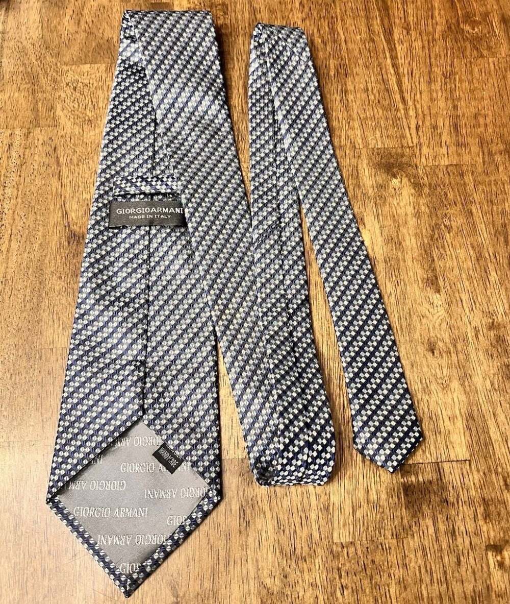 Giorgio Armani Men's Blue and White Geometric Patterned 100% Silk Tie